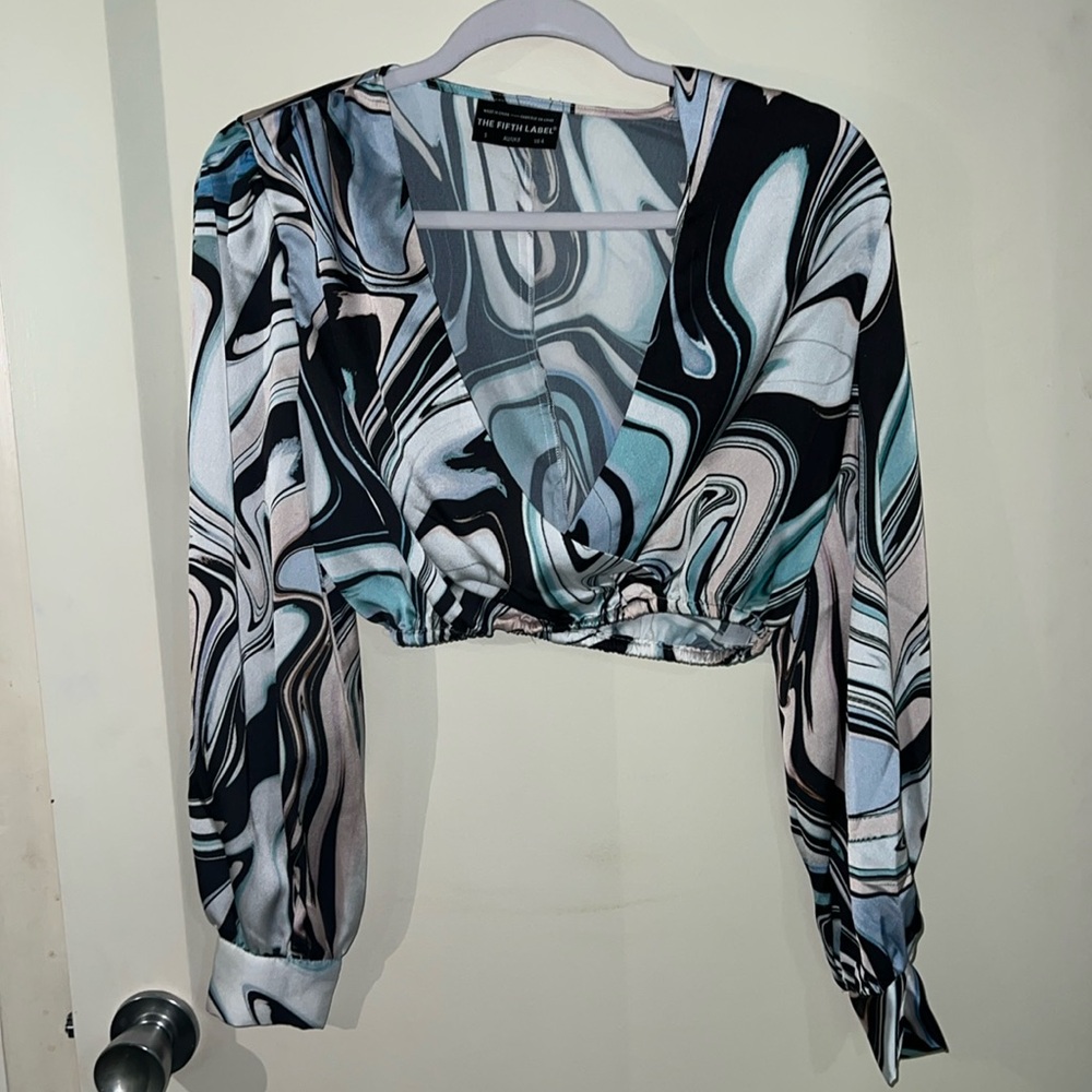 Women’s abstract top S